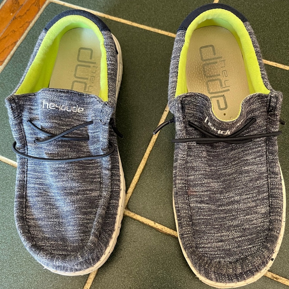 Boys Hey Dude shoes. Size 4. Grey and green